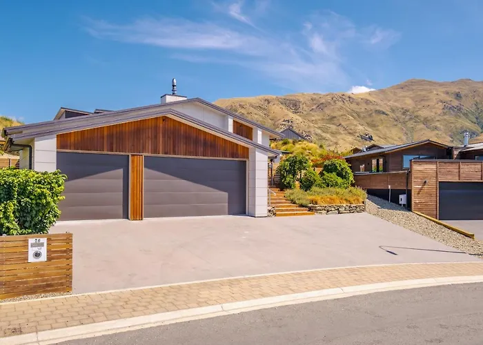Lakeside Luxury - * Wanaka